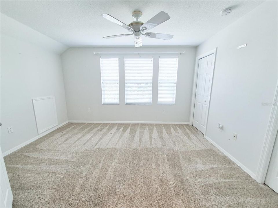 For Rent: $3,400 (3 beds, 2 baths, 2005 Square Feet)