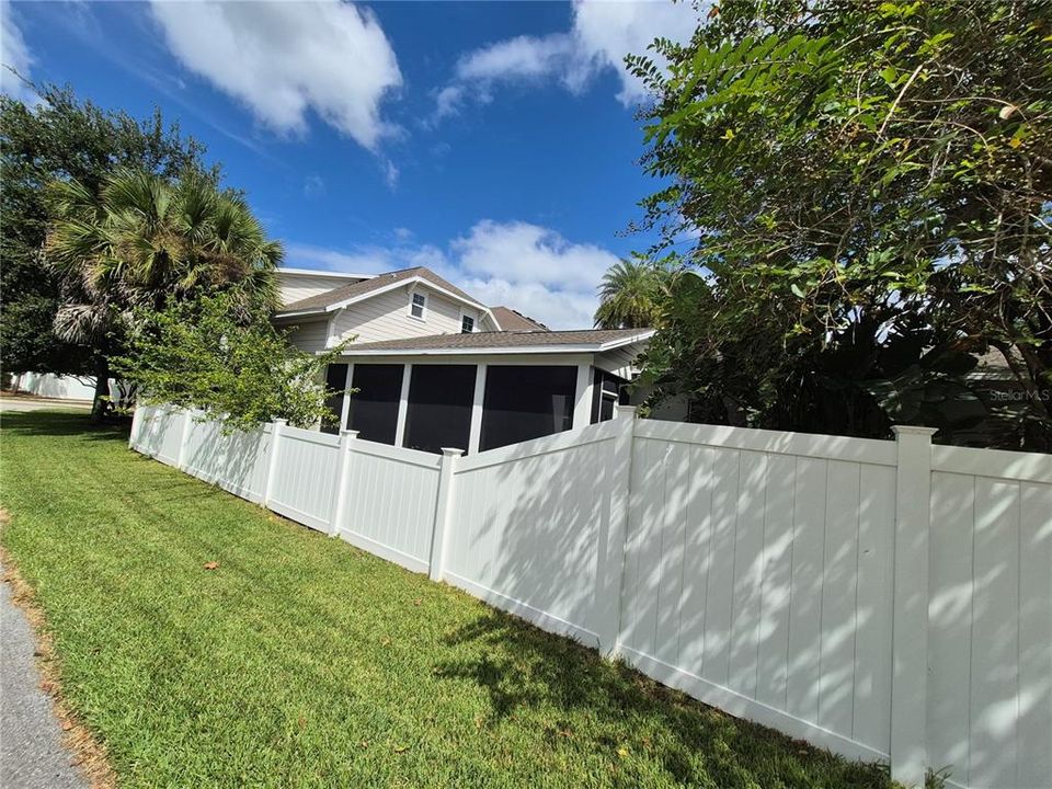 For Rent: $3,400 (3 beds, 2 baths, 2005 Square Feet)