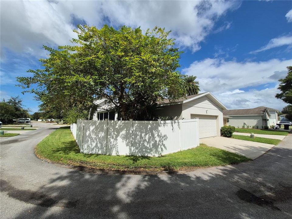 For Rent: $3,400 (3 beds, 2 baths, 2005 Square Feet)