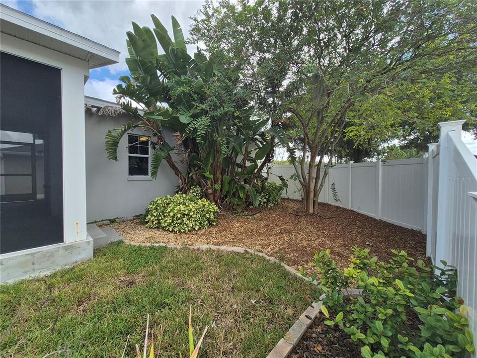 For Rent: $3,400 (3 beds, 2 baths, 2005 Square Feet)