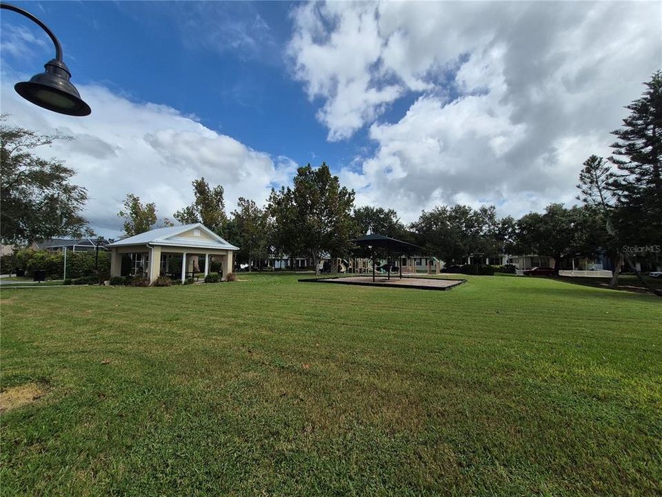 For Rent: $3,400 (3 beds, 2 baths, 2005 Square Feet)