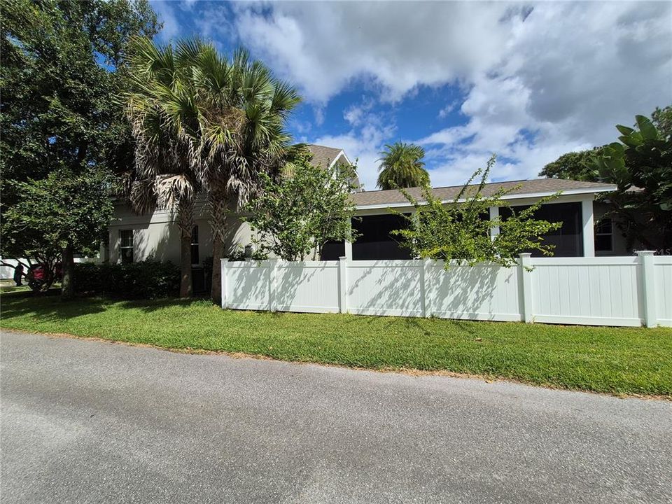 For Rent: $3,400 (3 beds, 2 baths, 2005 Square Feet)