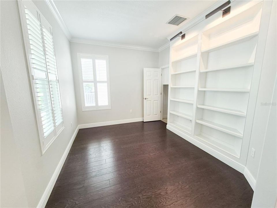 For Rent: $3,400 (3 beds, 2 baths, 2005 Square Feet)