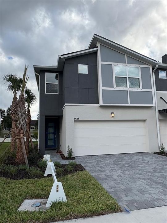 最近售出: $439,881 (4 贝兹, 3 浴室, 2586 平方英尺)