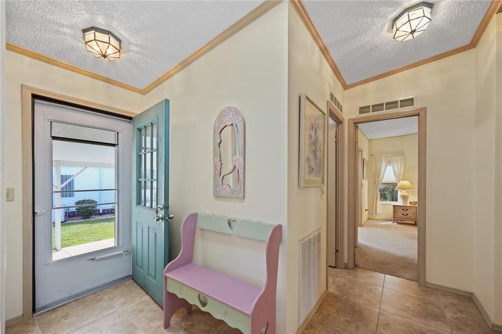 合同活跃: $235,000 (2 贝兹, 2 浴室, 1456 平方英尺)