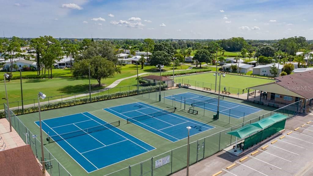 合同活跃: $235,000 (2 贝兹, 2 浴室, 1456 平方英尺)