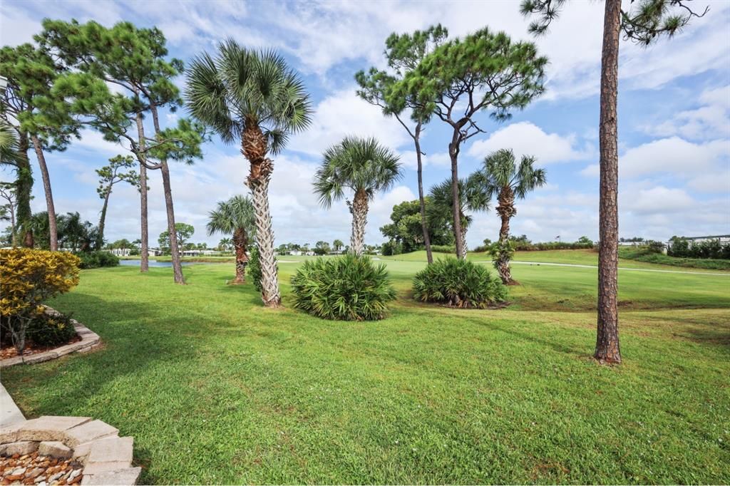 合同活跃: $235,000 (2 贝兹, 2 浴室, 1456 平方英尺)