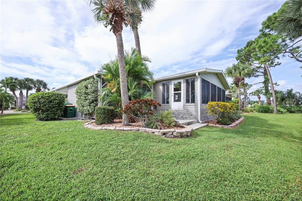 合同活跃: $235,000 (2 贝兹, 2 浴室, 1456 平方英尺)