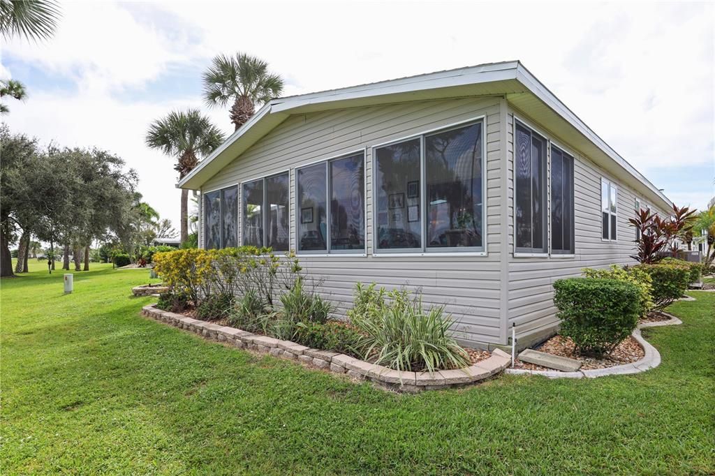 合同活跃: $235,000 (2 贝兹, 2 浴室, 1456 平方英尺)