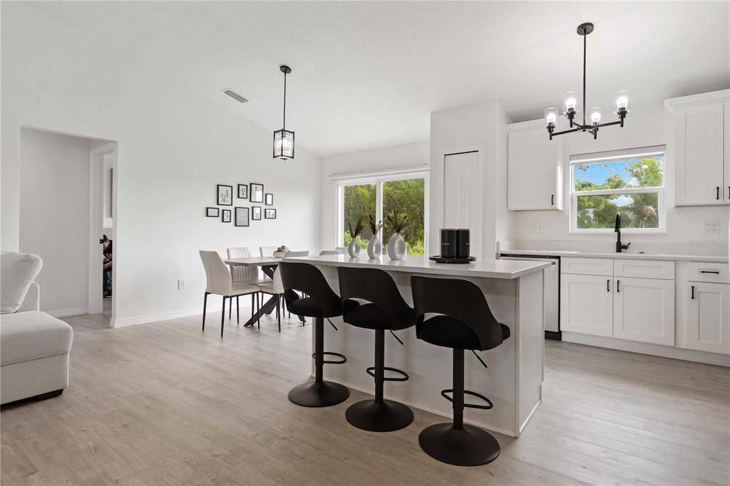 待售: $339,900 (3 贝兹, 2 浴室, 1354 平方英尺)