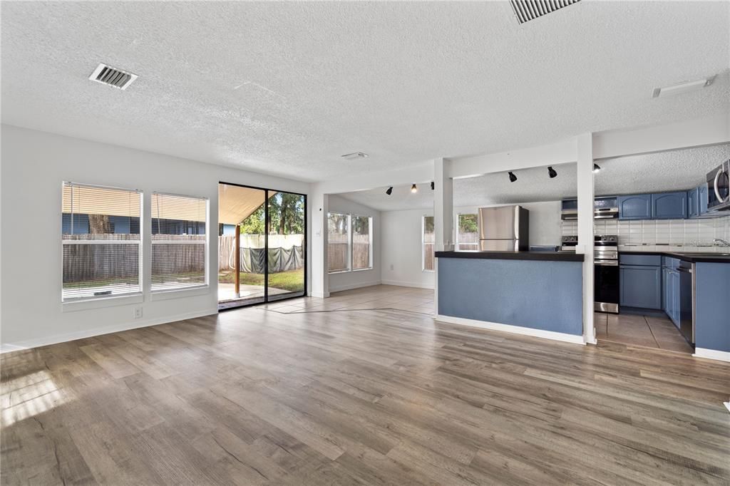 For Rent: $1,650 (2 beds, 2 baths, 1020 Square Feet)