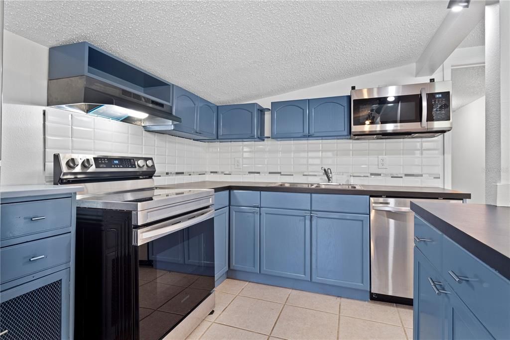 For Rent: $1,650 (2 beds, 2 baths, 1020 Square Feet)