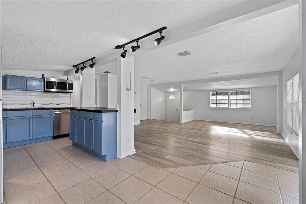 For Rent: $1,650 (2 beds, 2 baths, 1020 Square Feet)