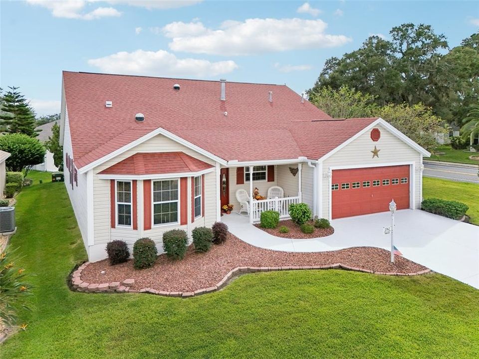 合同活跃: $425,000 (3 贝兹, 2 浴室, 2216 平方英尺)