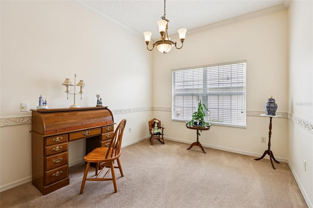 合同活跃: $425,000 (3 贝兹, 2 浴室, 2216 平方英尺)