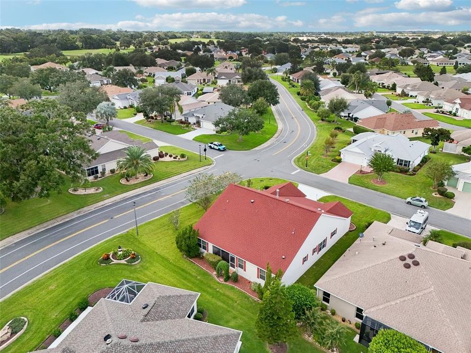 合同活跃: $425,000 (3 贝兹, 2 浴室, 2216 平方英尺)