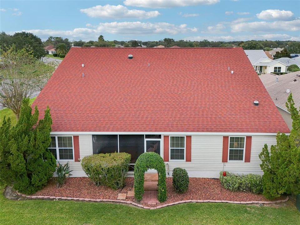 合同活跃: $425,000 (3 贝兹, 2 浴室, 2216 平方英尺)