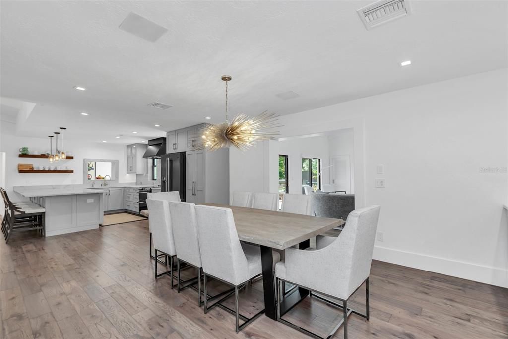 待售: $1,159,000 (4 贝兹, 2 浴室, 2745 平方英尺)