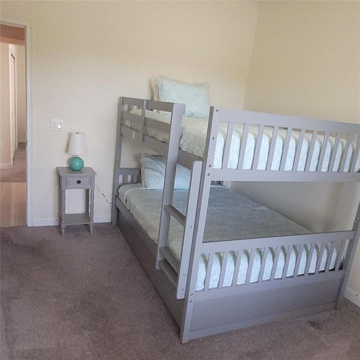 For Rent: $3,200 (3 beds, 2 baths, 1737 Square Feet)