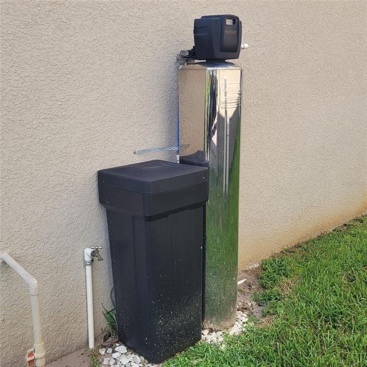 For Rent: $3,200 (3 beds, 2 baths, 1737 Square Feet)