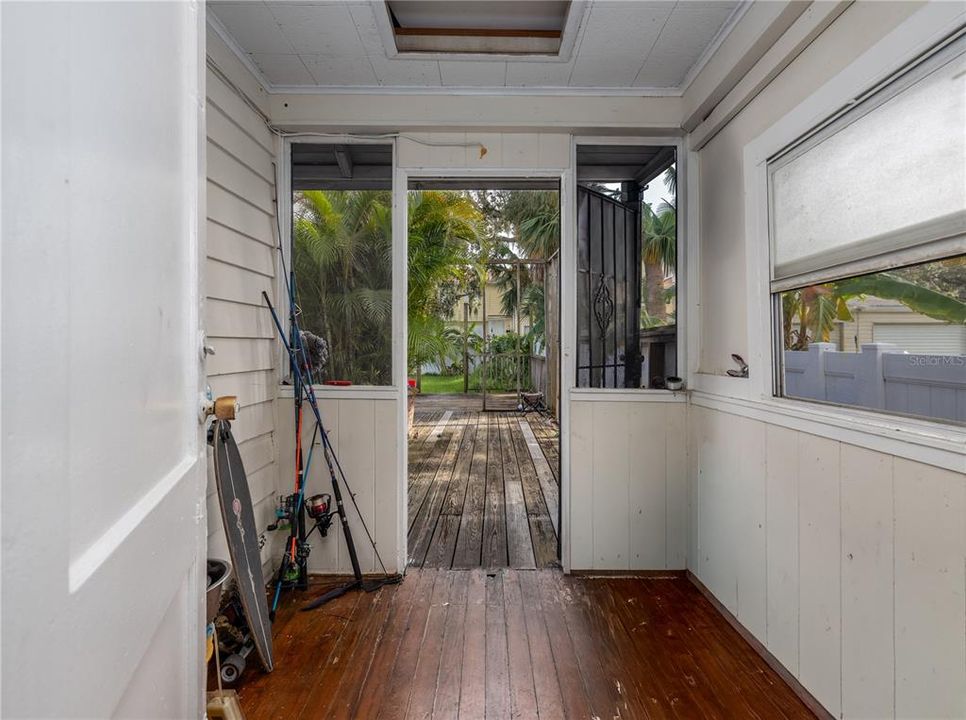 На продажу: $200,000 (3 спален, 1 ванн, 1108 Квадратных фут)