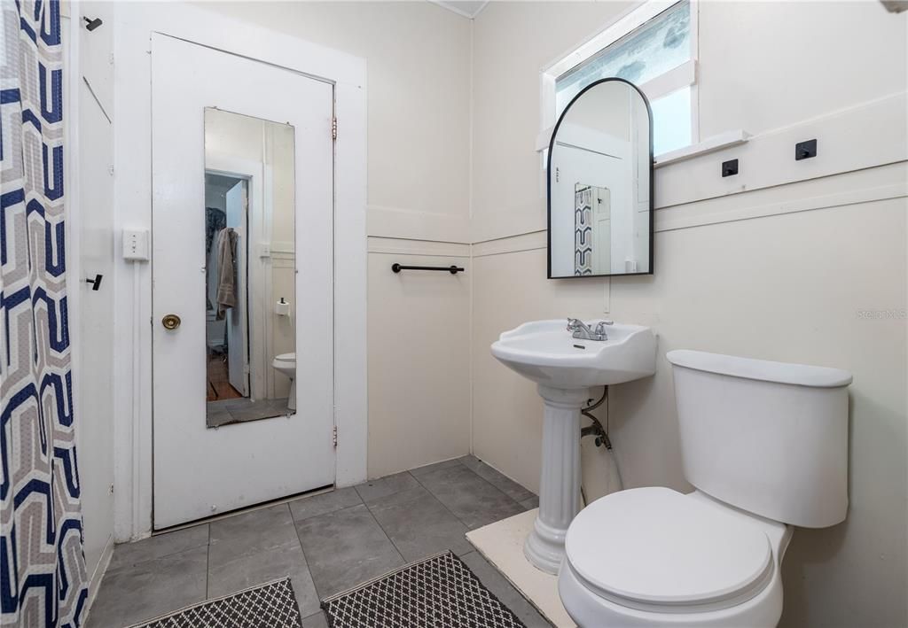 На продажу: $200,000 (3 спален, 1 ванн, 1108 Квадратных фут)