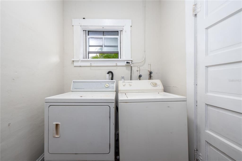 На продажу: $200,000 (3 спален, 1 ванн, 1108 Квадратных фут)