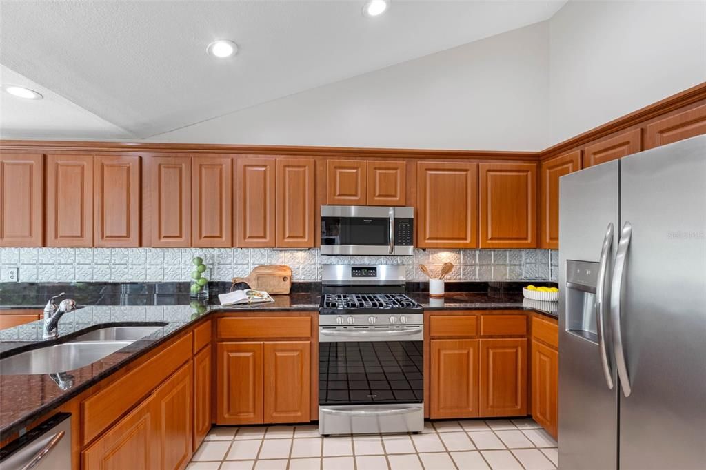 For Sale: $875,000 (3 beds, 2 baths, 2350 Square Feet)