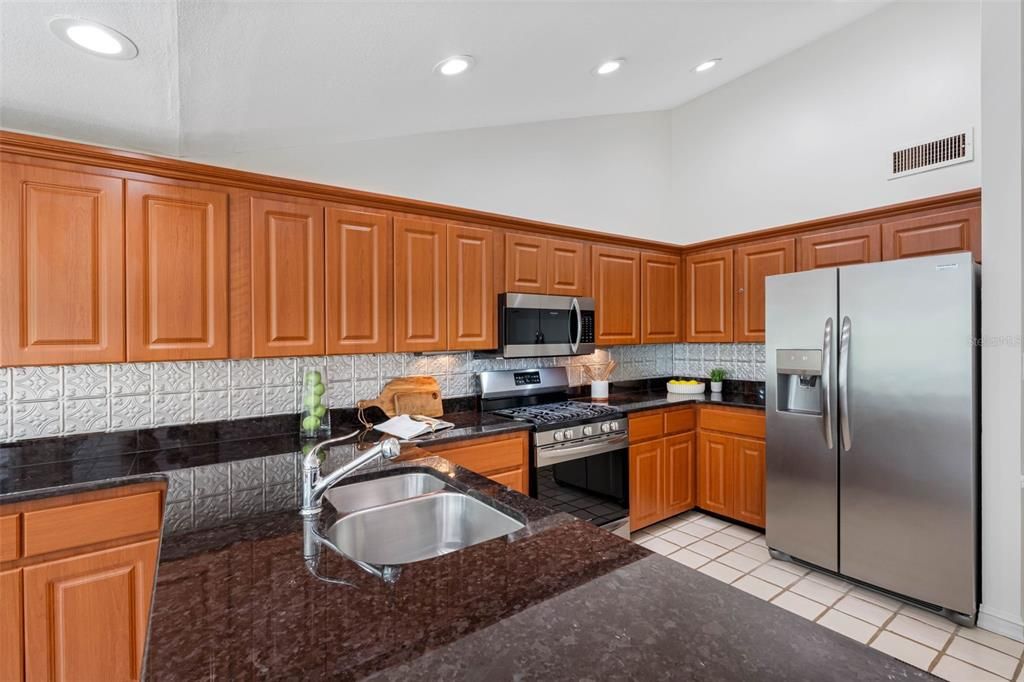 For Sale: $875,000 (3 beds, 2 baths, 2350 Square Feet)