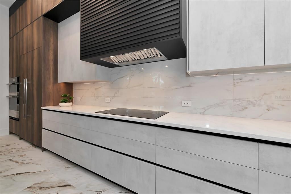 Activo con contrato: $2,149,000 (5 camas, 6 baños, 3555 Pies cuadrados)