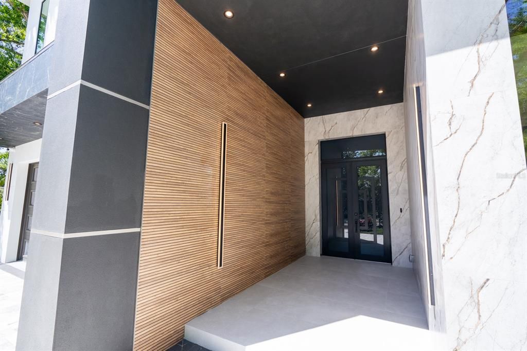 Activo con contrato: $2,149,000 (5 camas, 6 baños, 3555 Pies cuadrados)