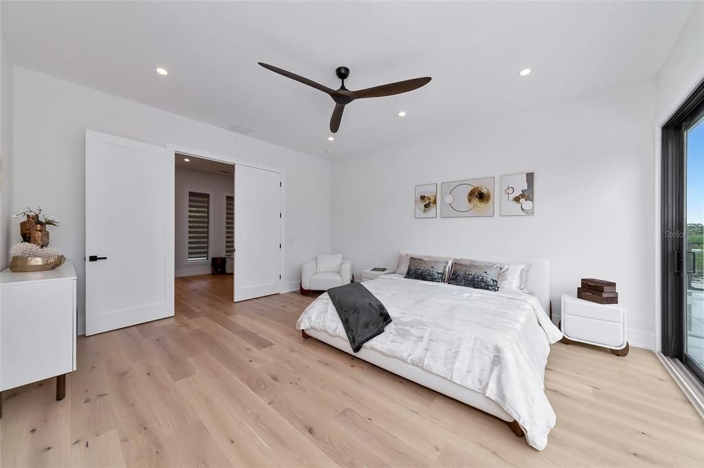 Activo con contrato: $2,149,000 (5 camas, 6 baños, 3555 Pies cuadrados)