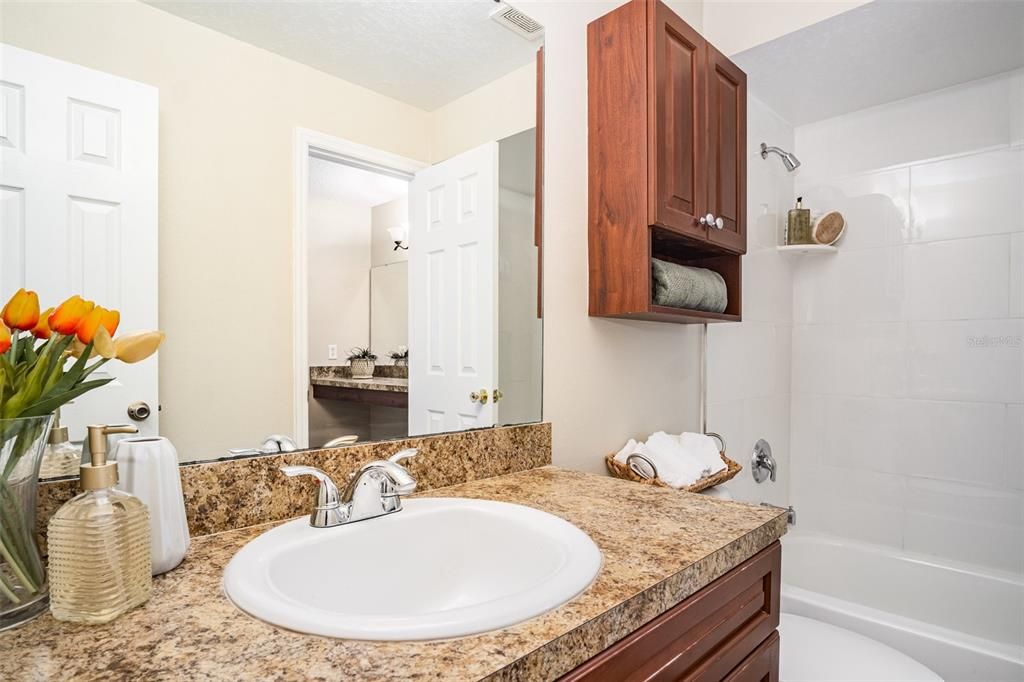 Active With Contract: $205,000 (2 beds, 1 baths, 1281 Square Feet)
