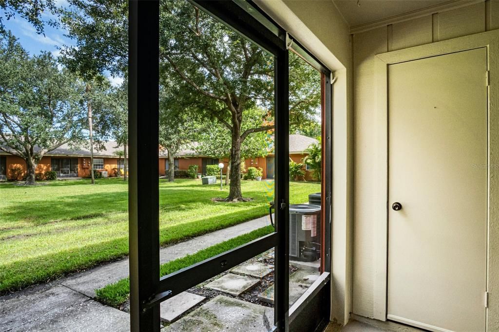 Active With Contract: $205,000 (2 beds, 1 baths, 1281 Square Feet)