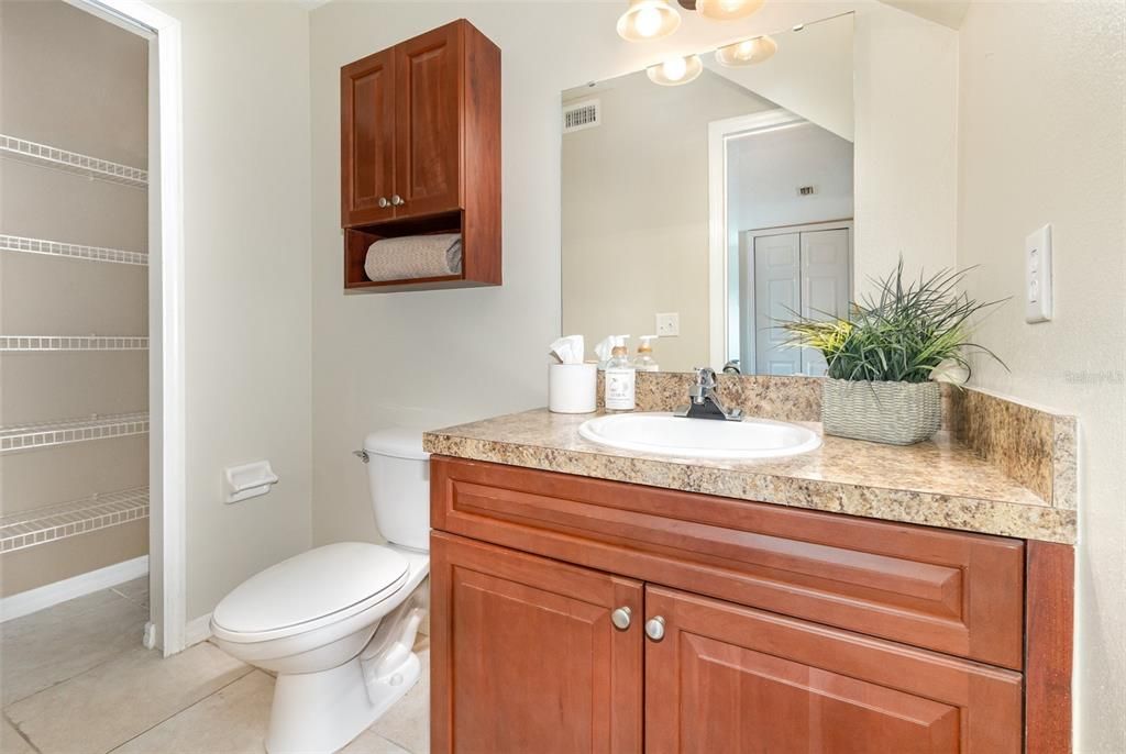 Active With Contract: $205,000 (2 beds, 1 baths, 1281 Square Feet)