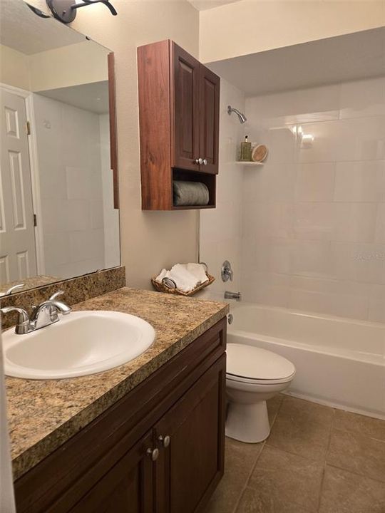 Active With Contract: $205,000 (2 beds, 1 baths, 1281 Square Feet)