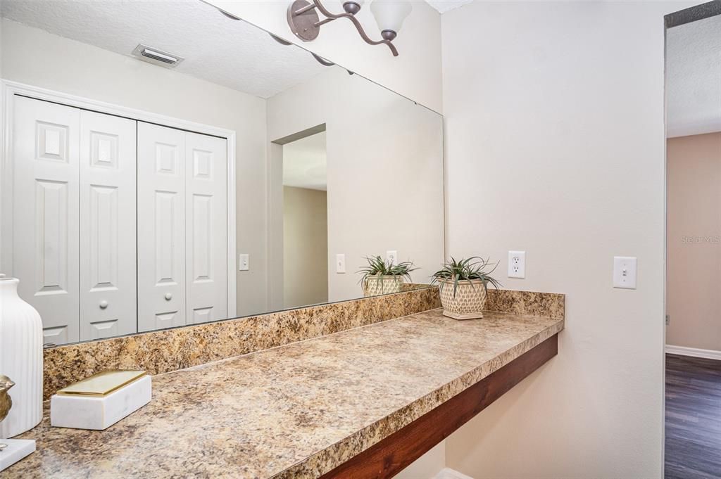 Active With Contract: $205,000 (2 beds, 1 baths, 1281 Square Feet)
