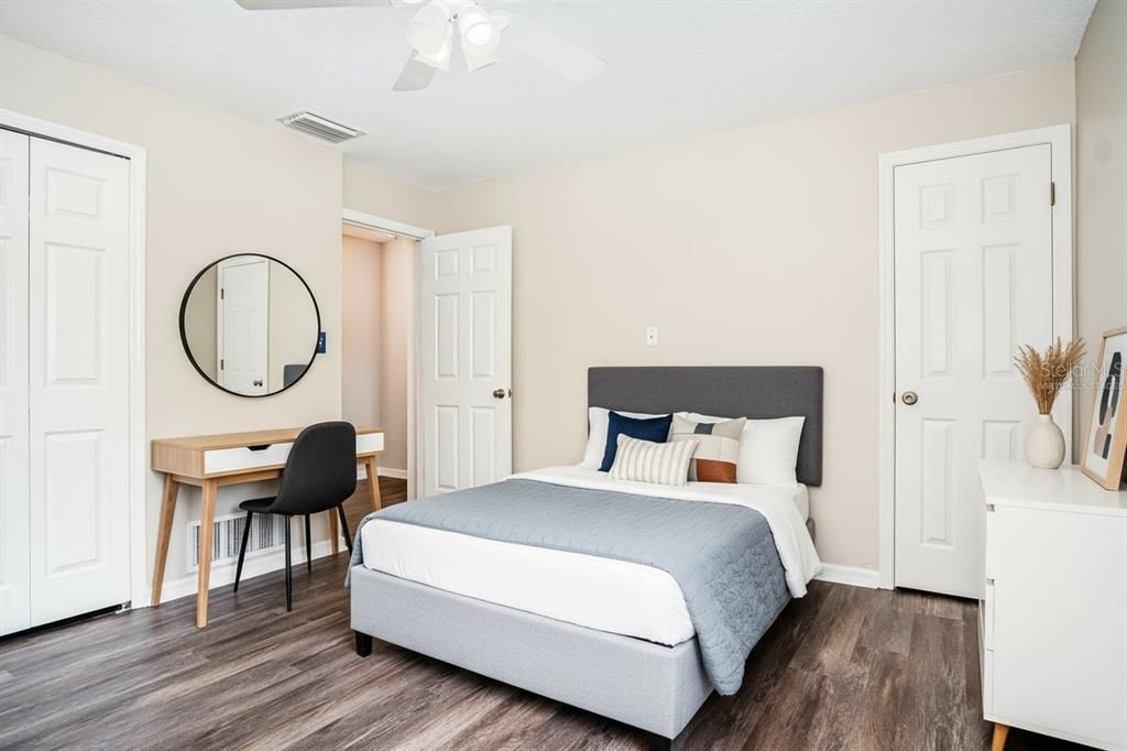 Active With Contract: $205,000 (2 beds, 1 baths, 1281 Square Feet)