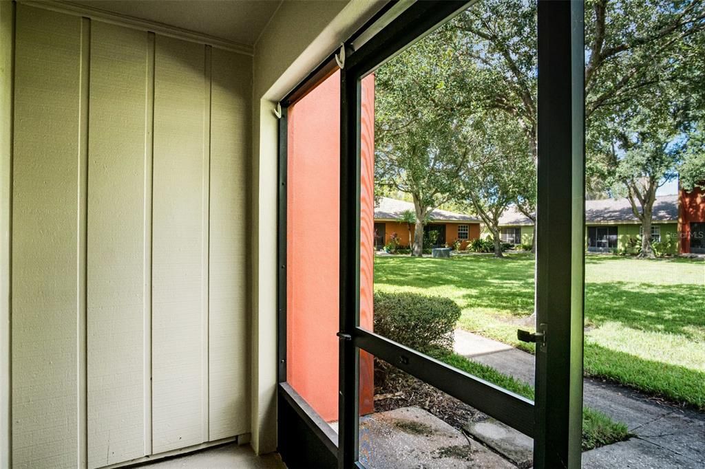 Active With Contract: $205,000 (2 beds, 1 baths, 1281 Square Feet)