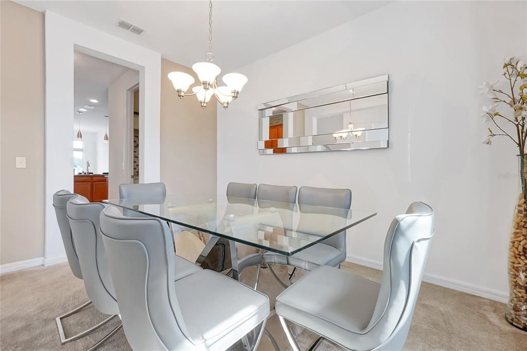 待售: $1,100,000 (7 贝兹, 5 浴室, 5075 平方英尺)