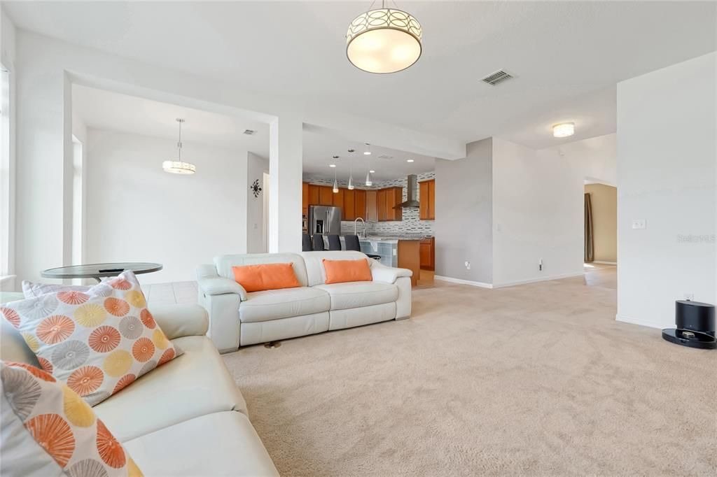 待售: $1,100,000 (7 贝兹, 5 浴室, 5075 平方英尺)