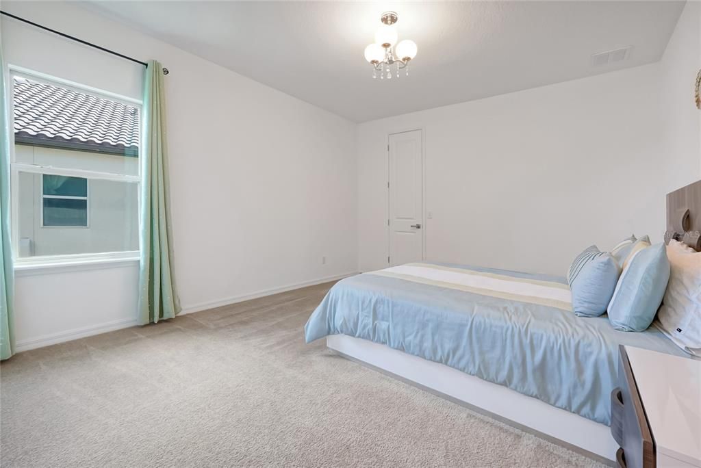 待售: $1,100,000 (7 贝兹, 5 浴室, 5075 平方英尺)