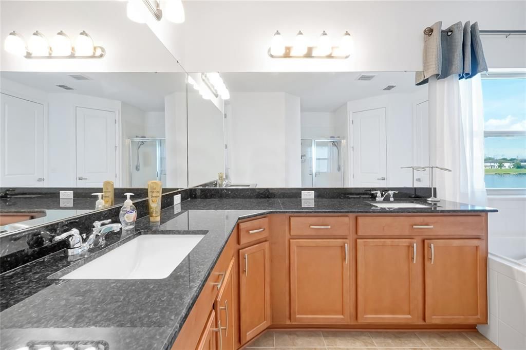 待售: $1,100,000 (7 贝兹, 5 浴室, 5075 平方英尺)