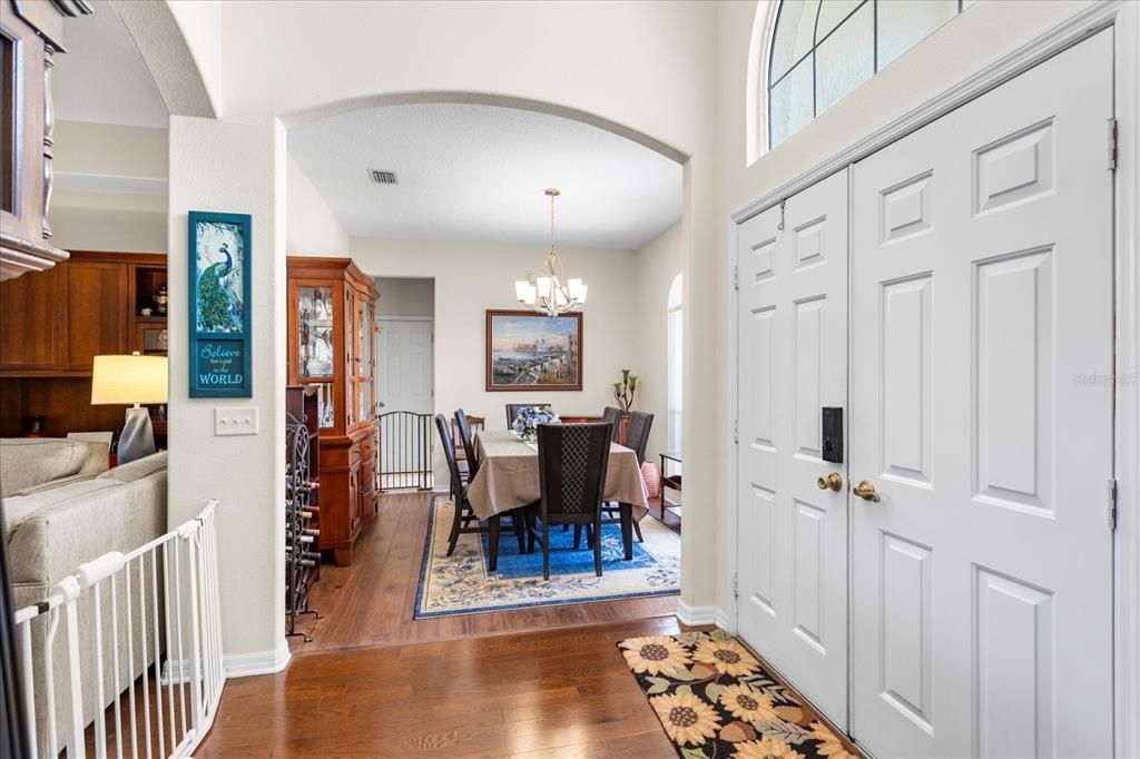 For Sale: $395,000 (3 beds, 2 baths, 1844 Square Feet)