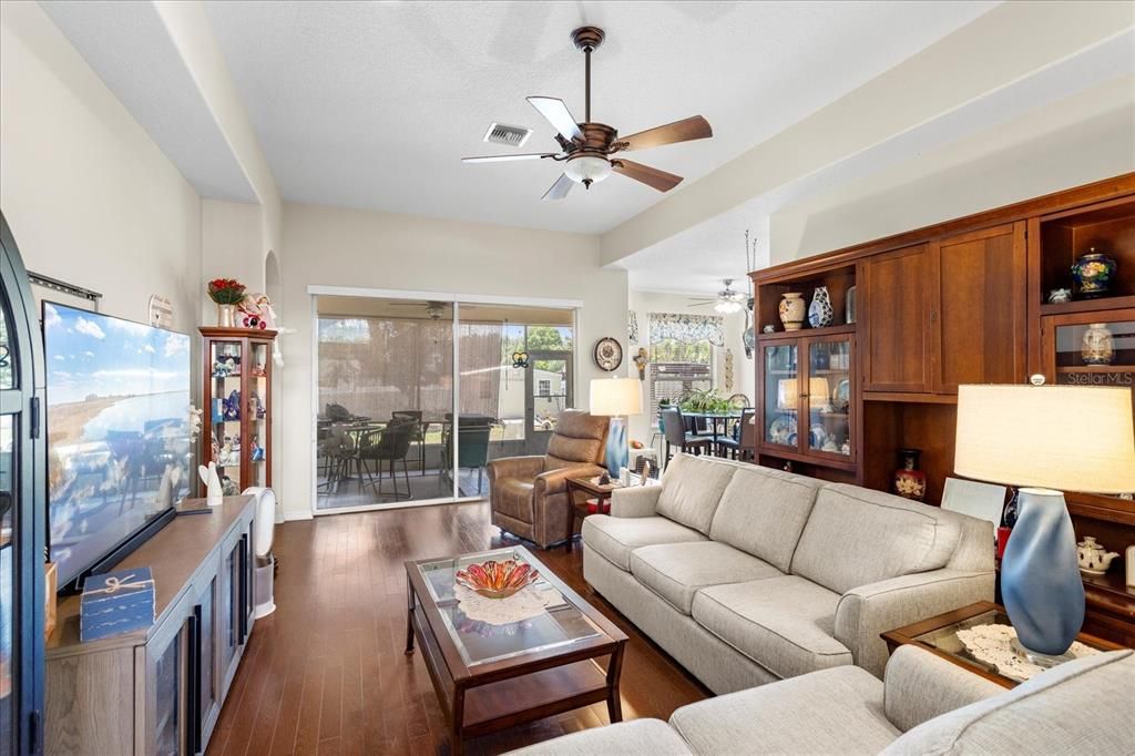 For Sale: $395,000 (3 beds, 2 baths, 1844 Square Feet)