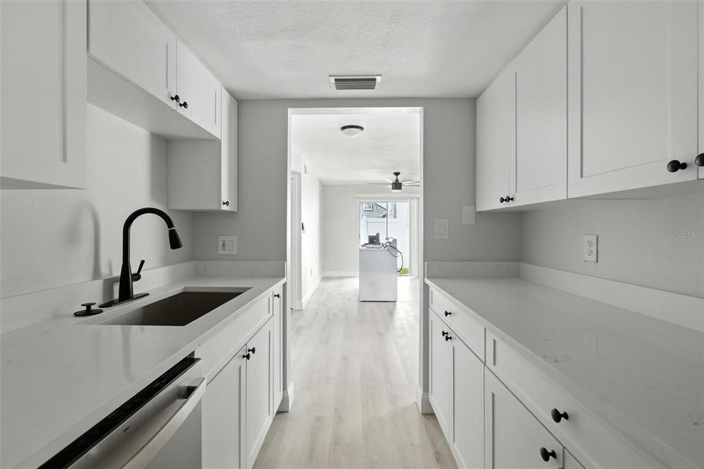 合同活跃: $2,275,000 (0 贝兹, 0 浴室, 3120 平方英尺)