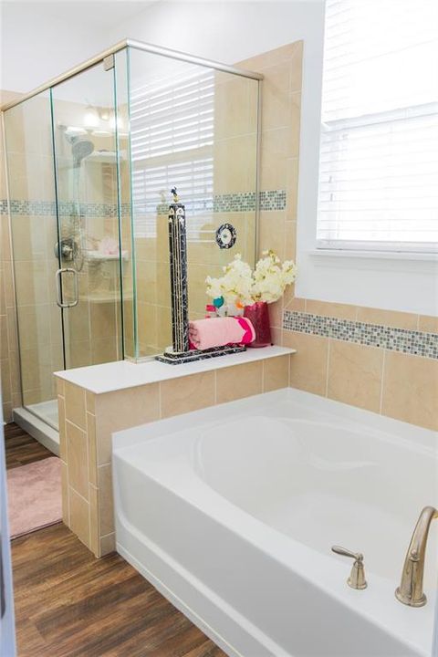 For Sale: $739,000 (3 beds, 3 baths, 2307 Square Feet)