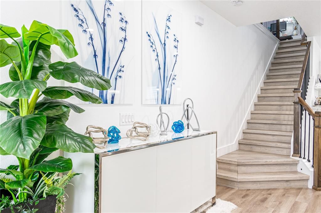 For Sale: $739,000 (3 beds, 3 baths, 2307 Square Feet)