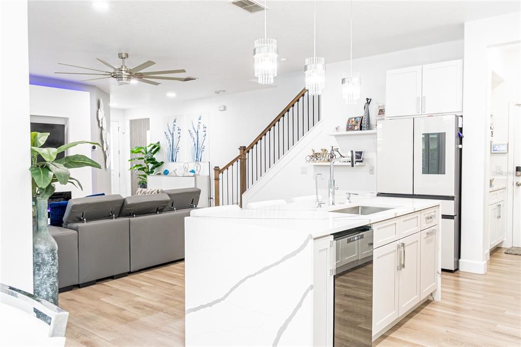 For Sale: $739,000 (3 beds, 3 baths, 2307 Square Feet)