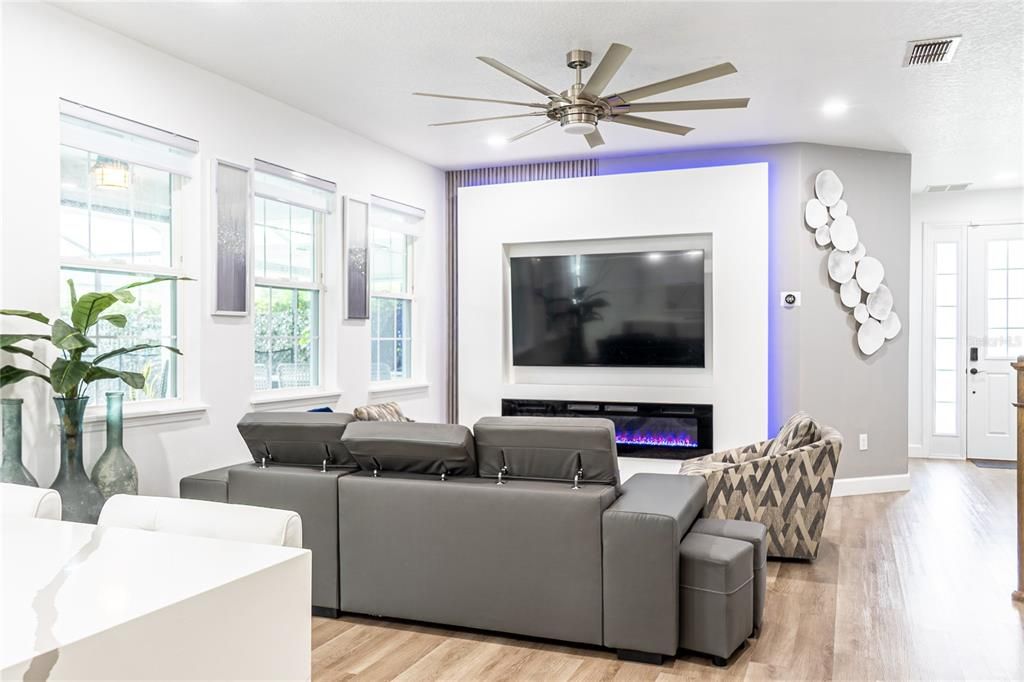 For Sale: $739,000 (3 beds, 3 baths, 2307 Square Feet)